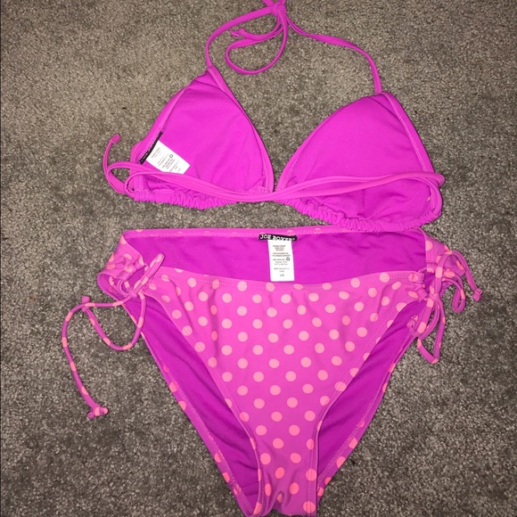 Bikini - Picture 2 of 2