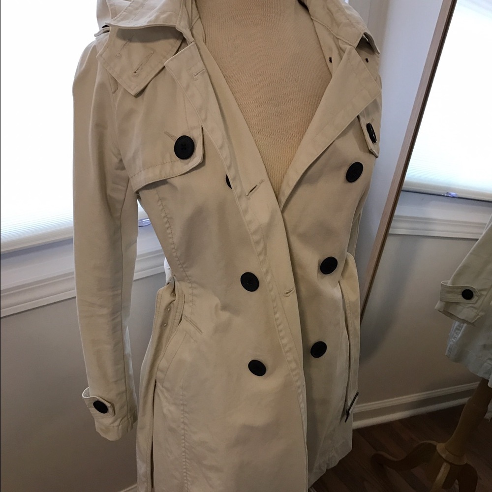 Light weight Gap trench coat