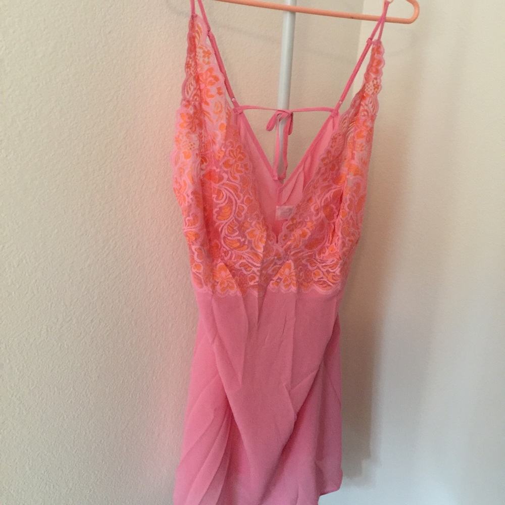 BUNDLED 2 NIGHTGOWNS - Picture 1 of 4