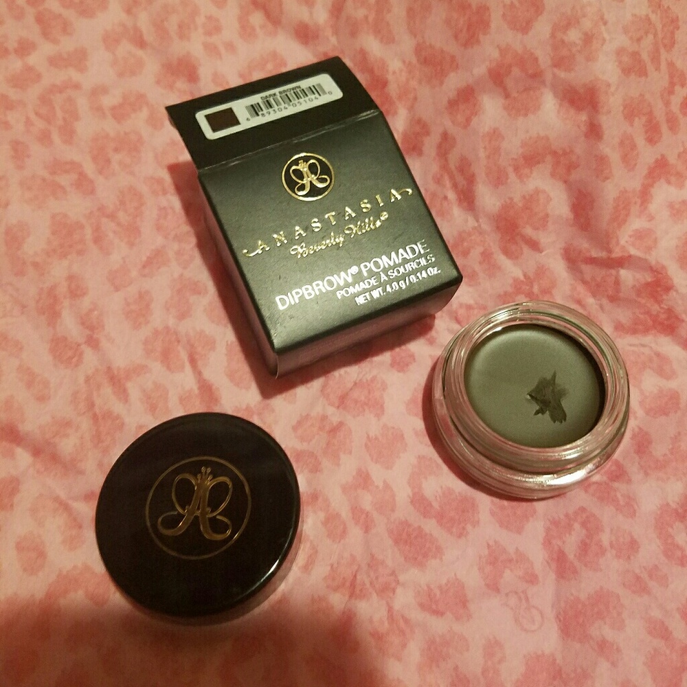 Anastasia  Beverly Hills dipbrow pomade