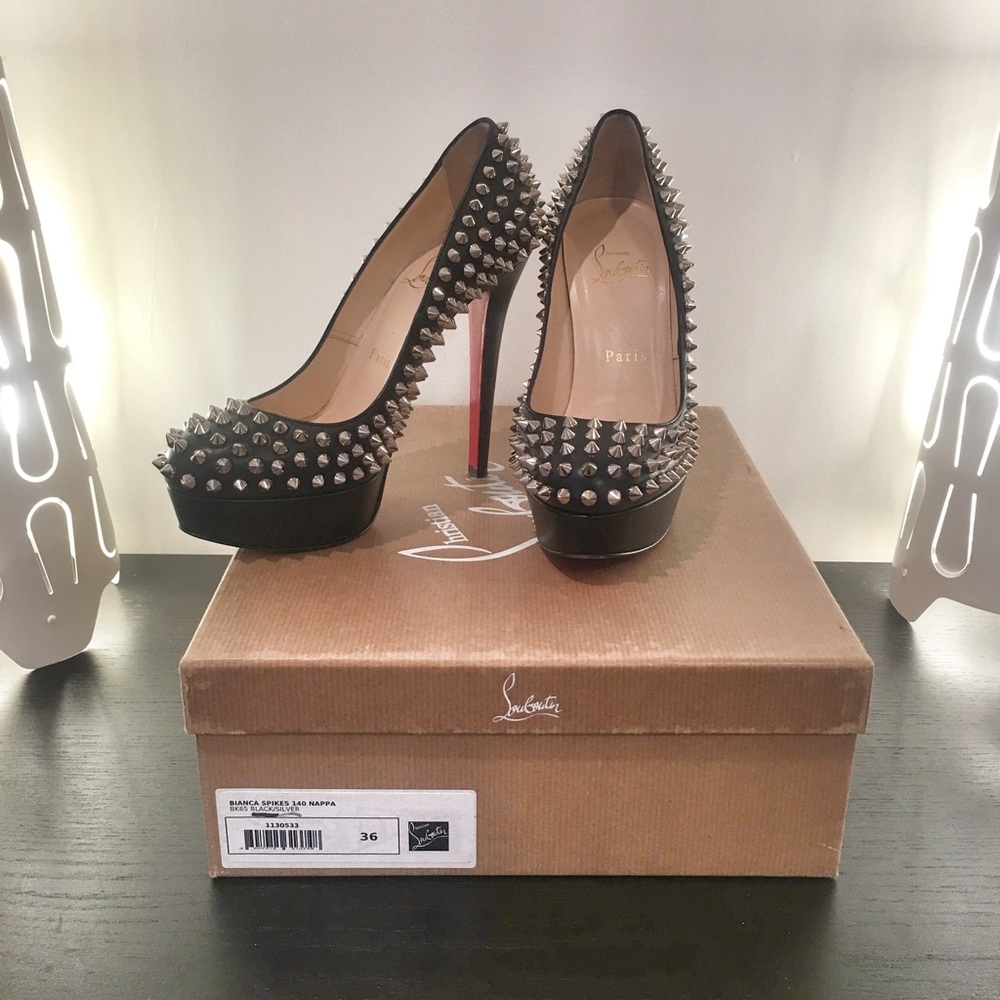 HOLD！AuthChristian Louboutin Bianca Spikes Heels