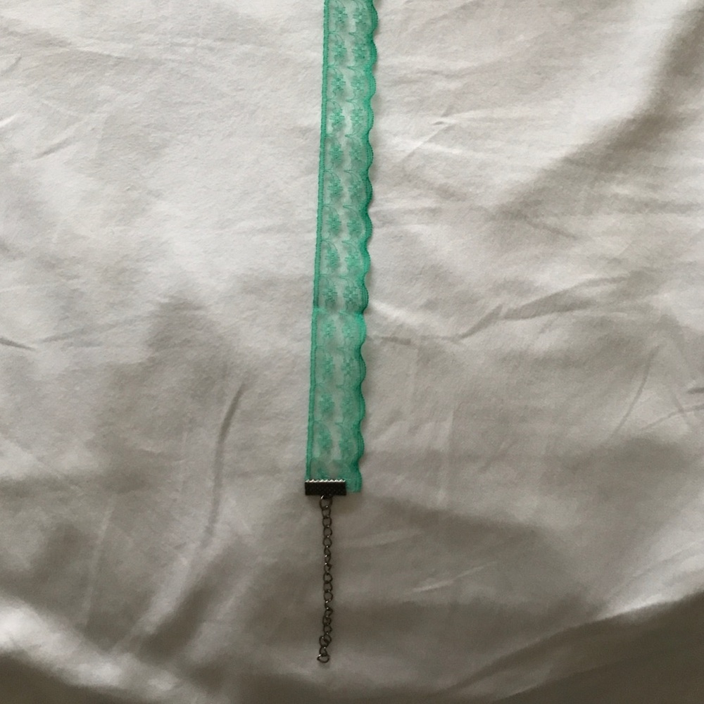 Choker - Picture 3 of 3