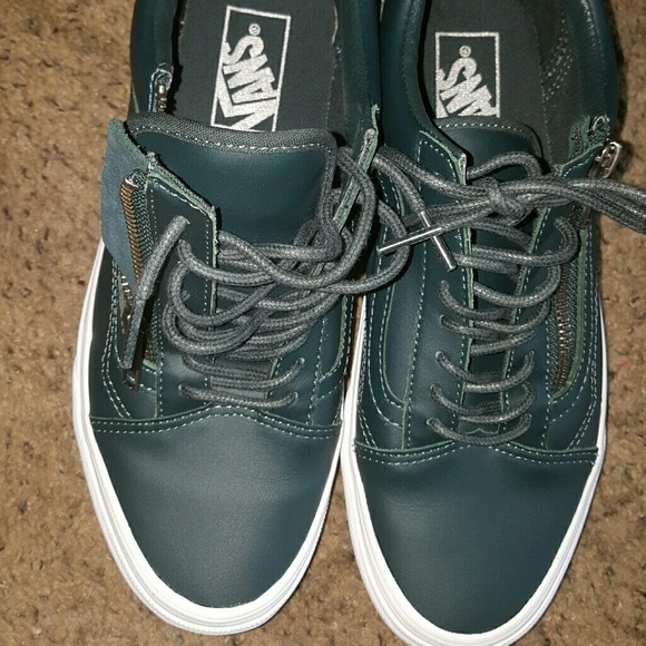 Vans Shoes - Vans! NWOT Leather side-zip in rich hunter green