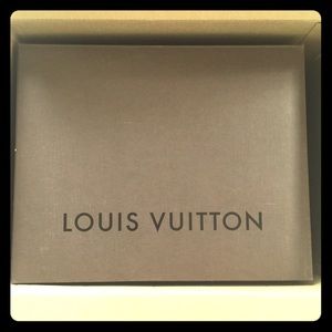 ON HOLD . LV storage box