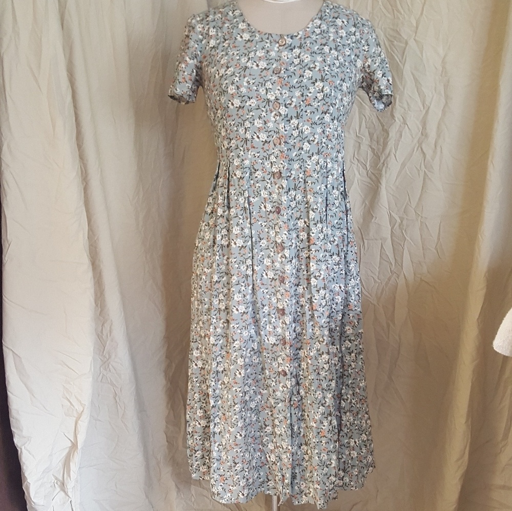 Super cute front button dress