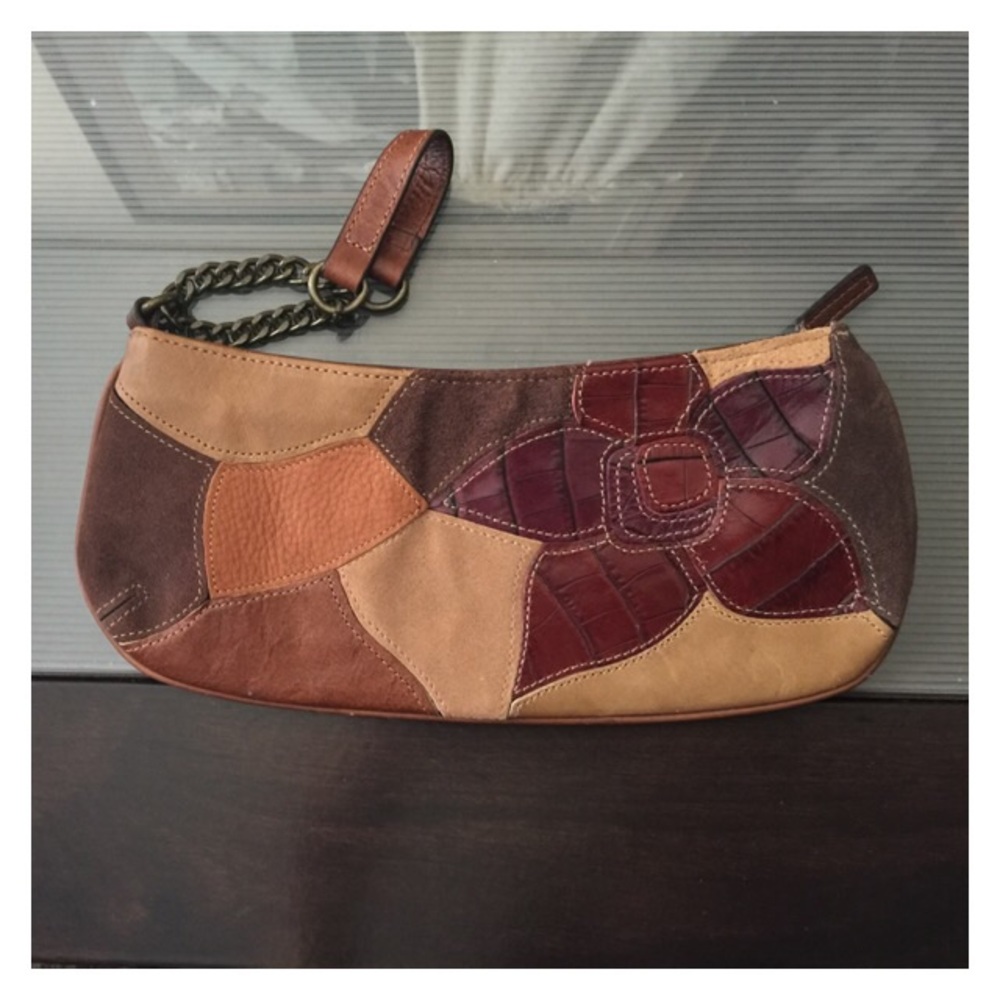 Fossil wristlet