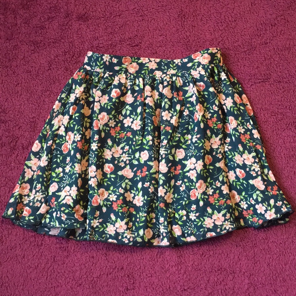 NWT Matilda Jane Roses Are Red Skirt Size 10