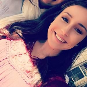 Meet your Posher, Caroline