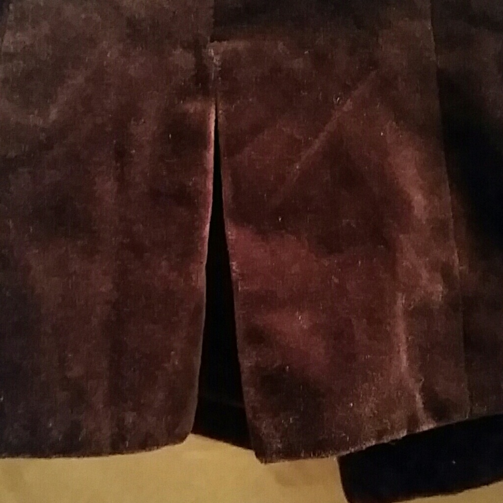 Clothes - Picture 3 of 4