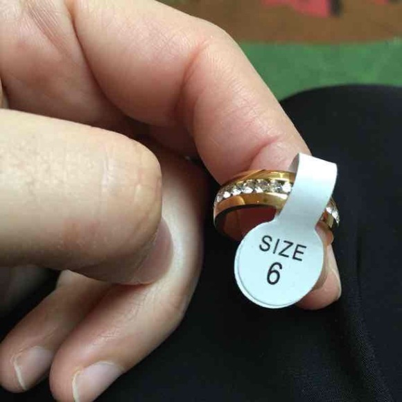 Crystal ring 6 - Picture 3 of 4