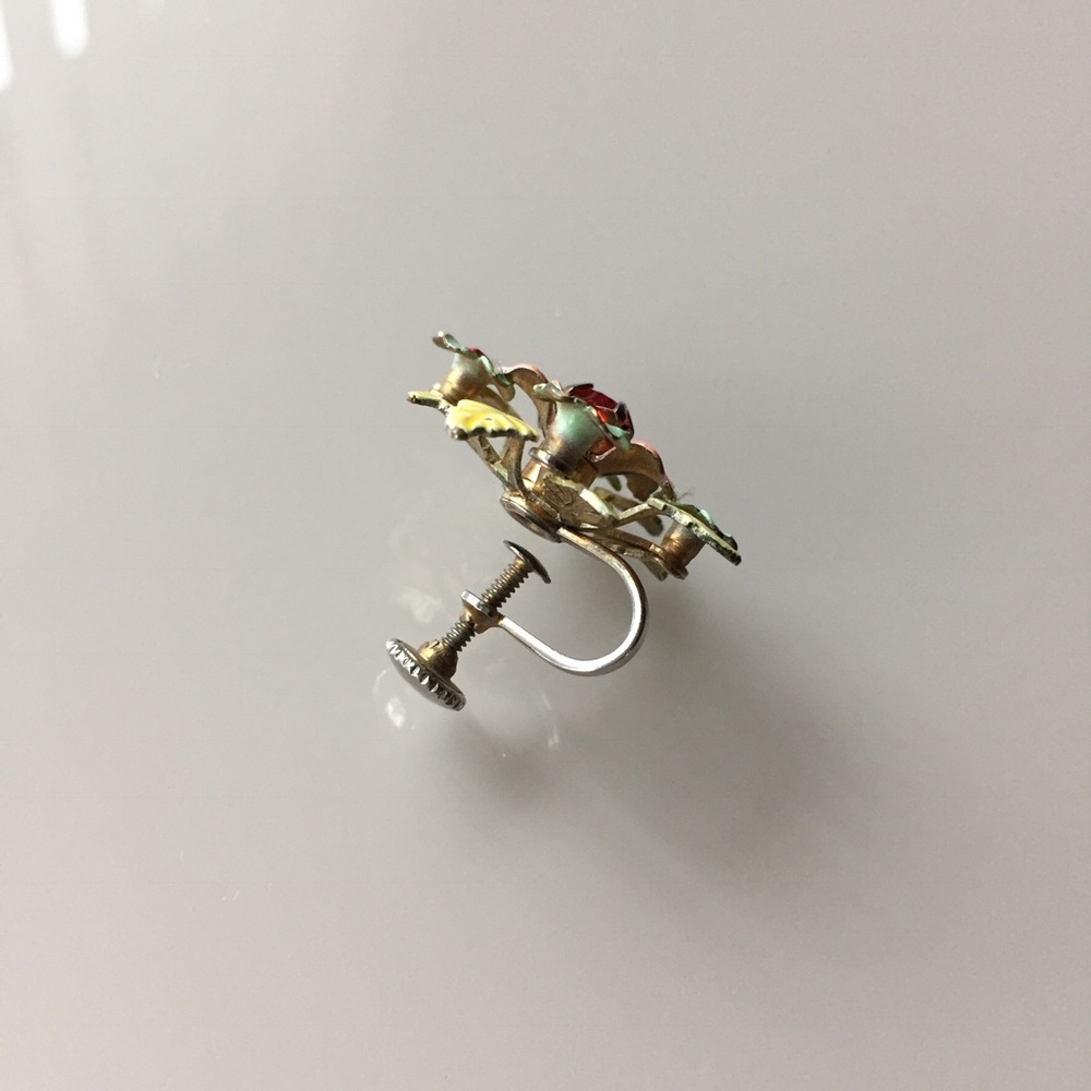 Vintage Floral Screw Back Earrings - Picture 3 of 4