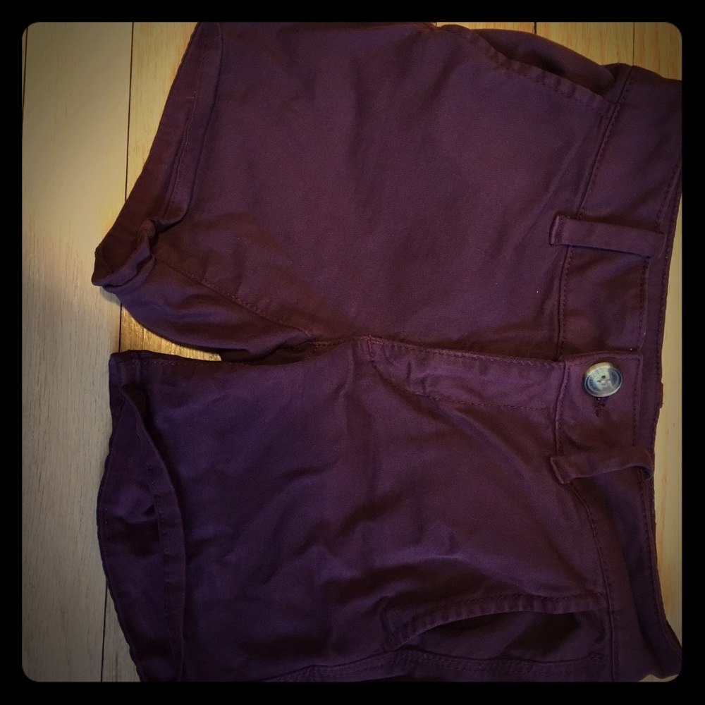 American Eagle maroon stretch shorts size 00