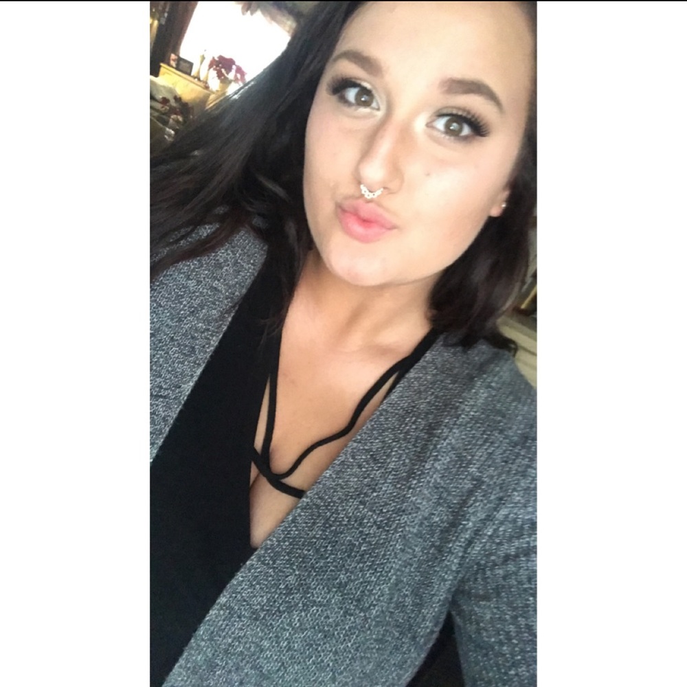 Meet your Posher, Hannah