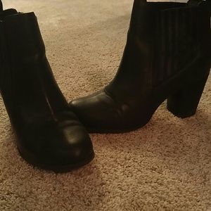 Black Madden girl booties size 9