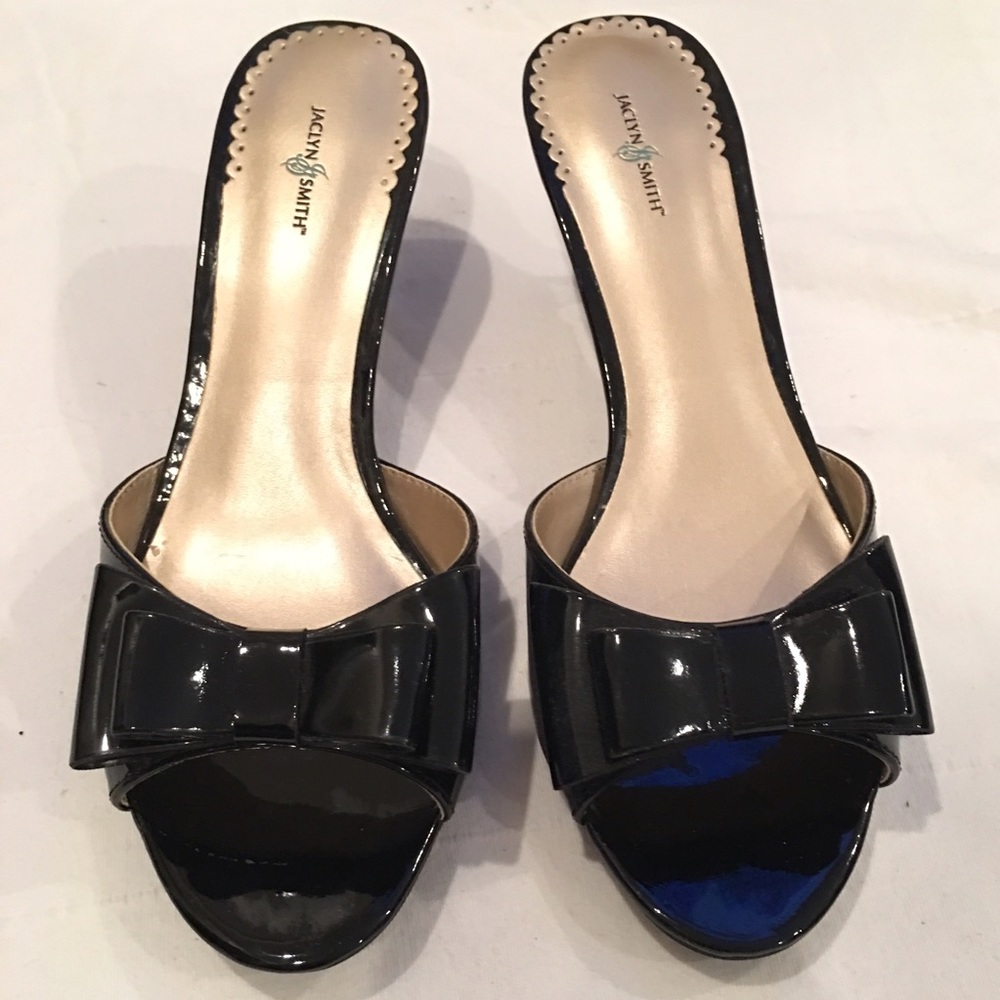 Black kitten heel pumps with bows