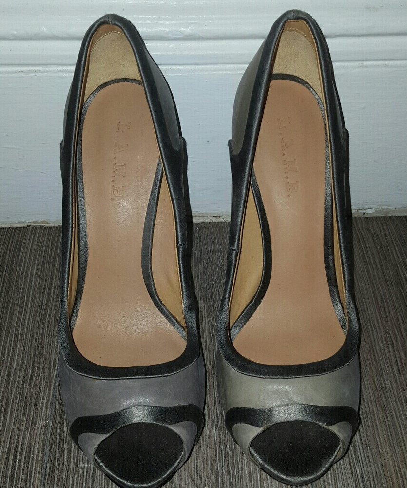 L.A.M.B "Leighton" pumps