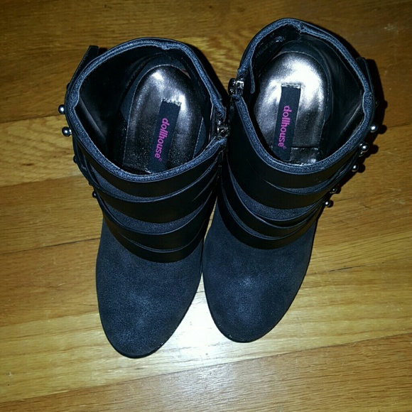 Dollhouse Chunky Heel Boots - Picture 2 of 5