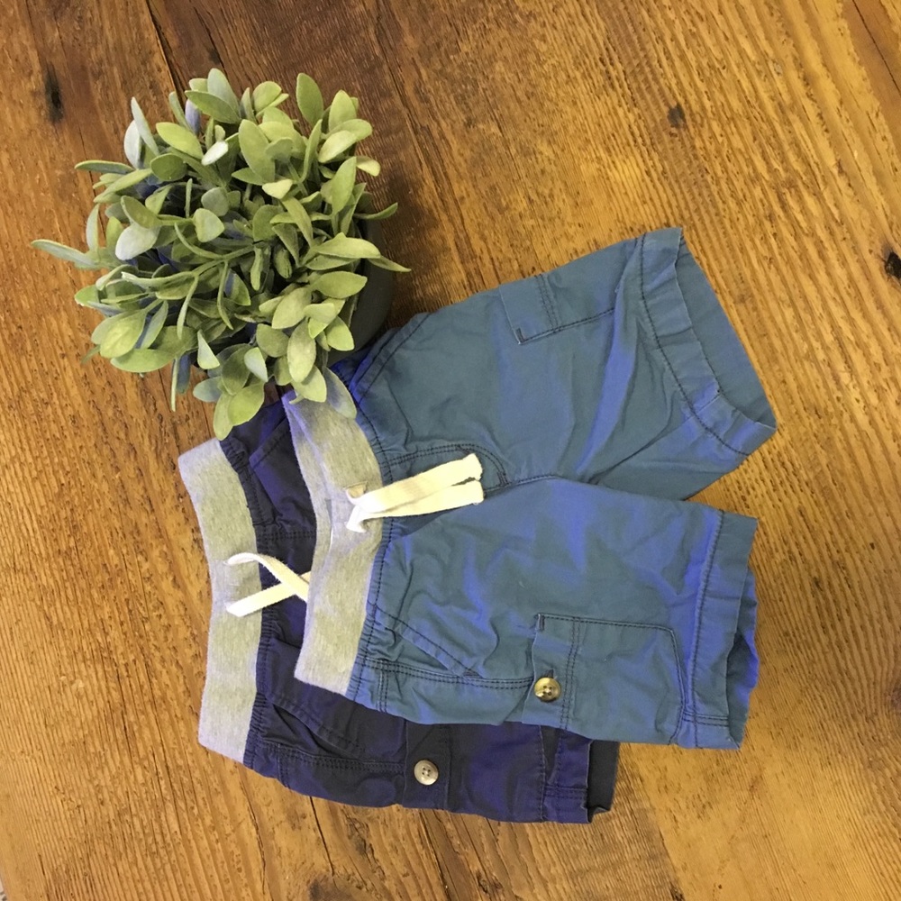 Toddler Old Navy Lot of shorts. 12-18m - Picture 2 of 4