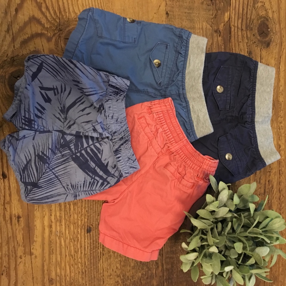Toddler Old Navy Lot of shorts. 12-18m - Picture 3 of 4