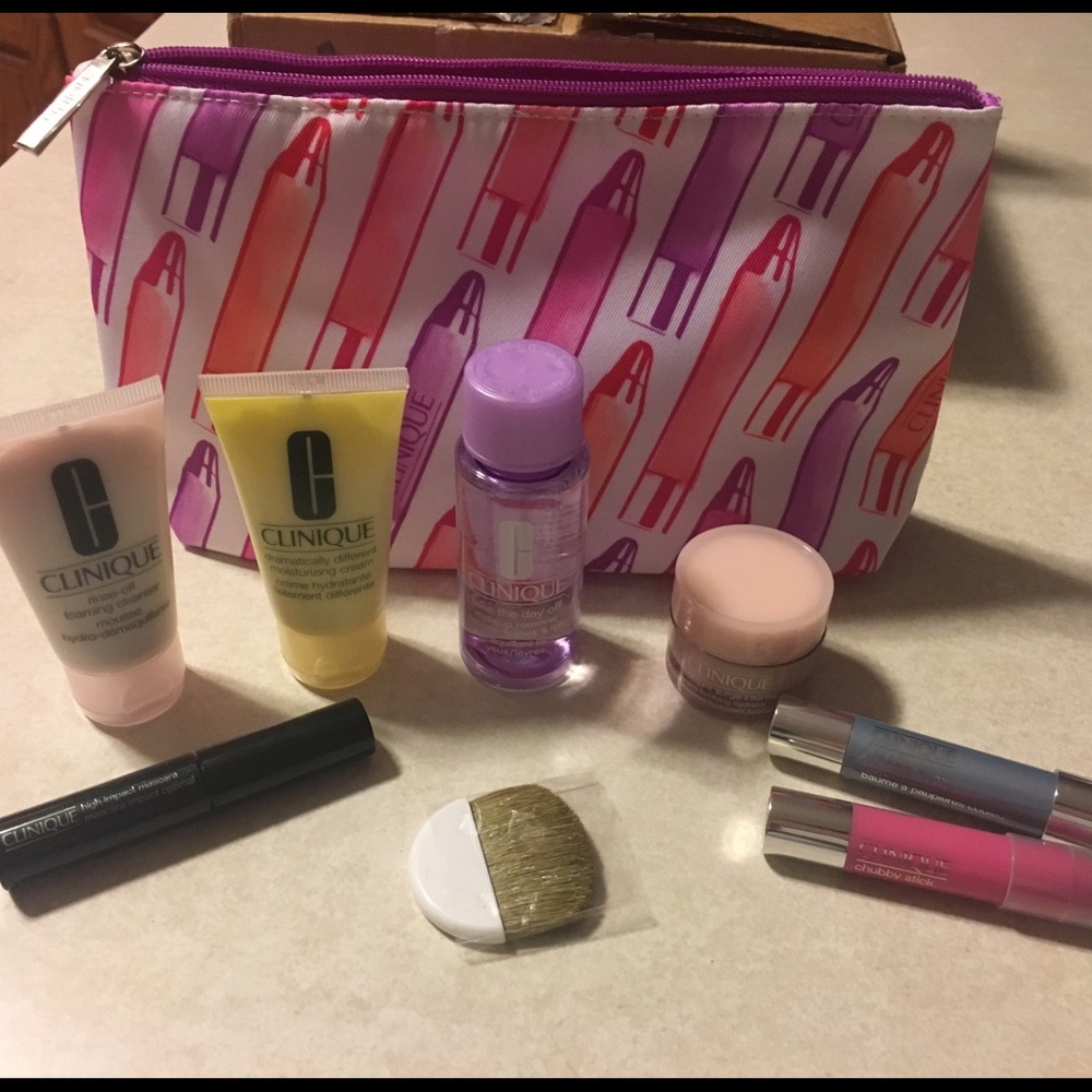 *NOT FOR SALE* Clinique Makeup and Skincare Bundle