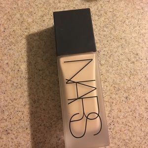 Nars All Day Luminous Foundation