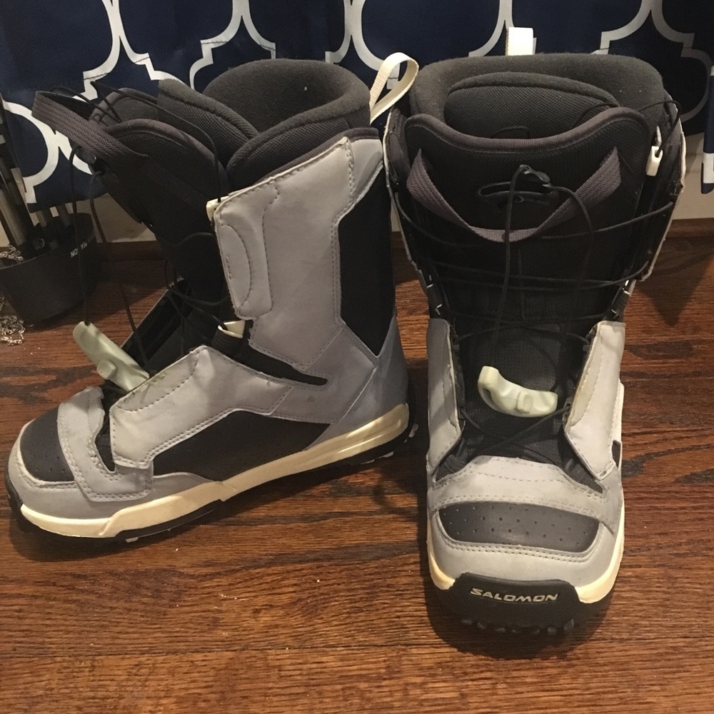 End of season sale 🎉Salomon snowboarding boots
