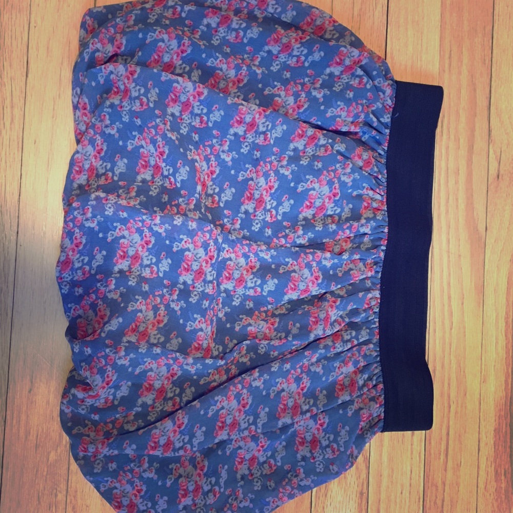 One clothing floral mini skirt size medium