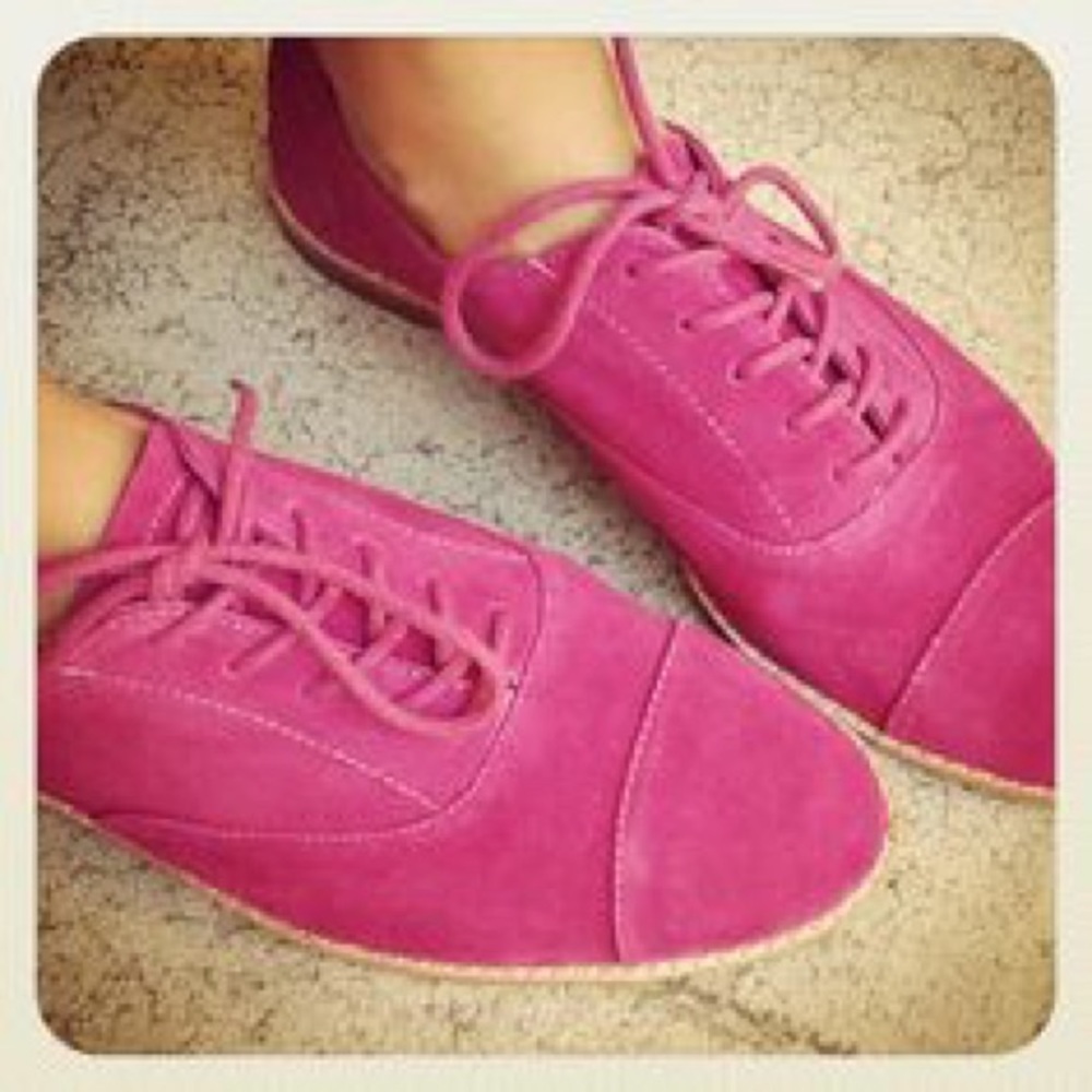 Gap shoes as seen on sincerelyjules