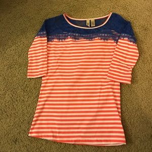 Cropped sleeve BKE top!