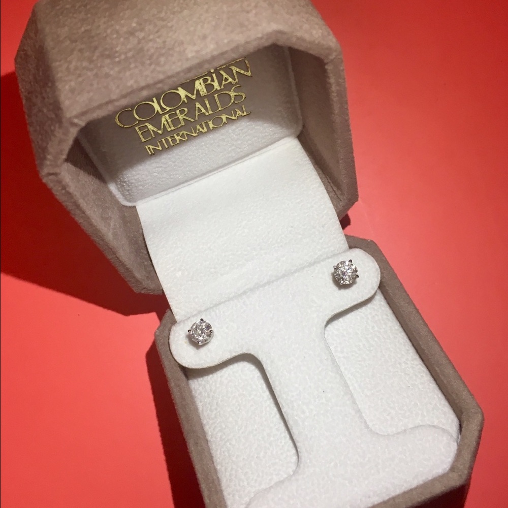 Diamond Solitaire Studs 14k White Gold -Round 1k