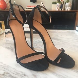 Stuart Weitzman "The Nudist Sandal" Size 7