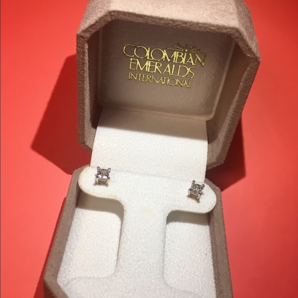 Diamond Solitaire Studs 14k White Gold (Princess)