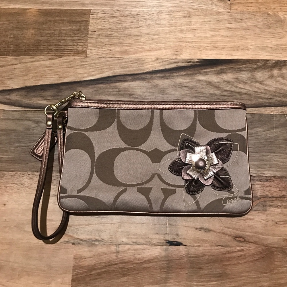 Women's Coach Wristlet