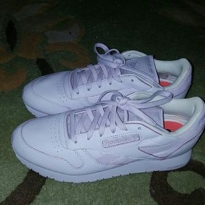 RARE Reebok womens classic sneakers
