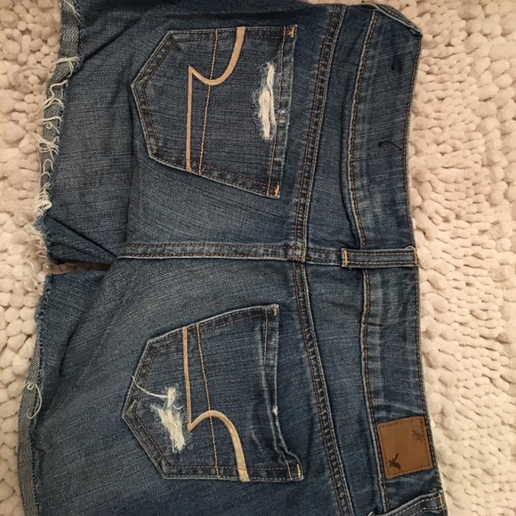 Distressed shorts - Picture 3 of 3