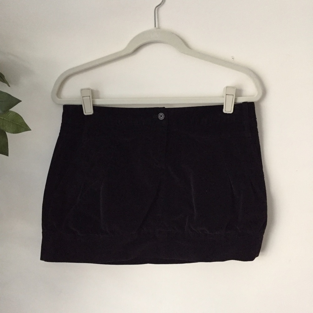 ✨NWOT✨Black Velveteen Mini Skirt