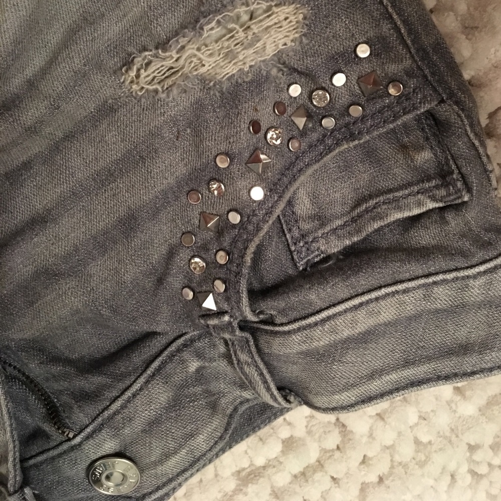 Distressed jeweled shorts