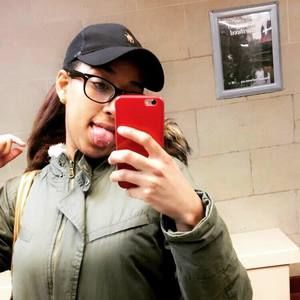 Meet your Posher, Ana