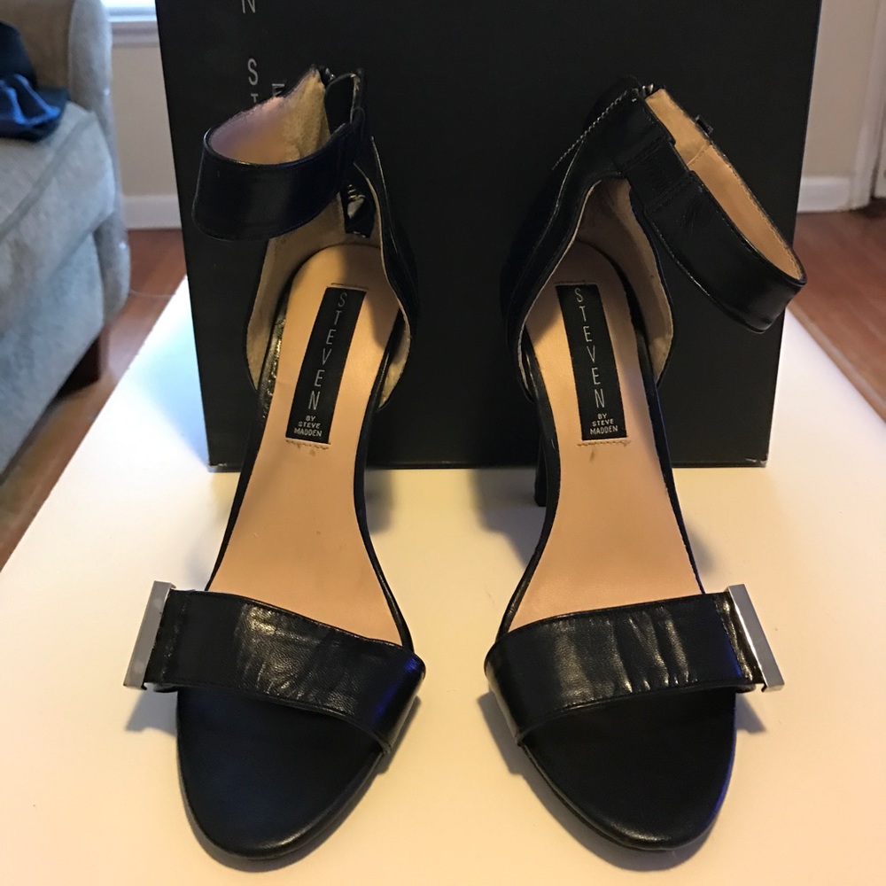 Steven by Steve Madden stilettos 👠
