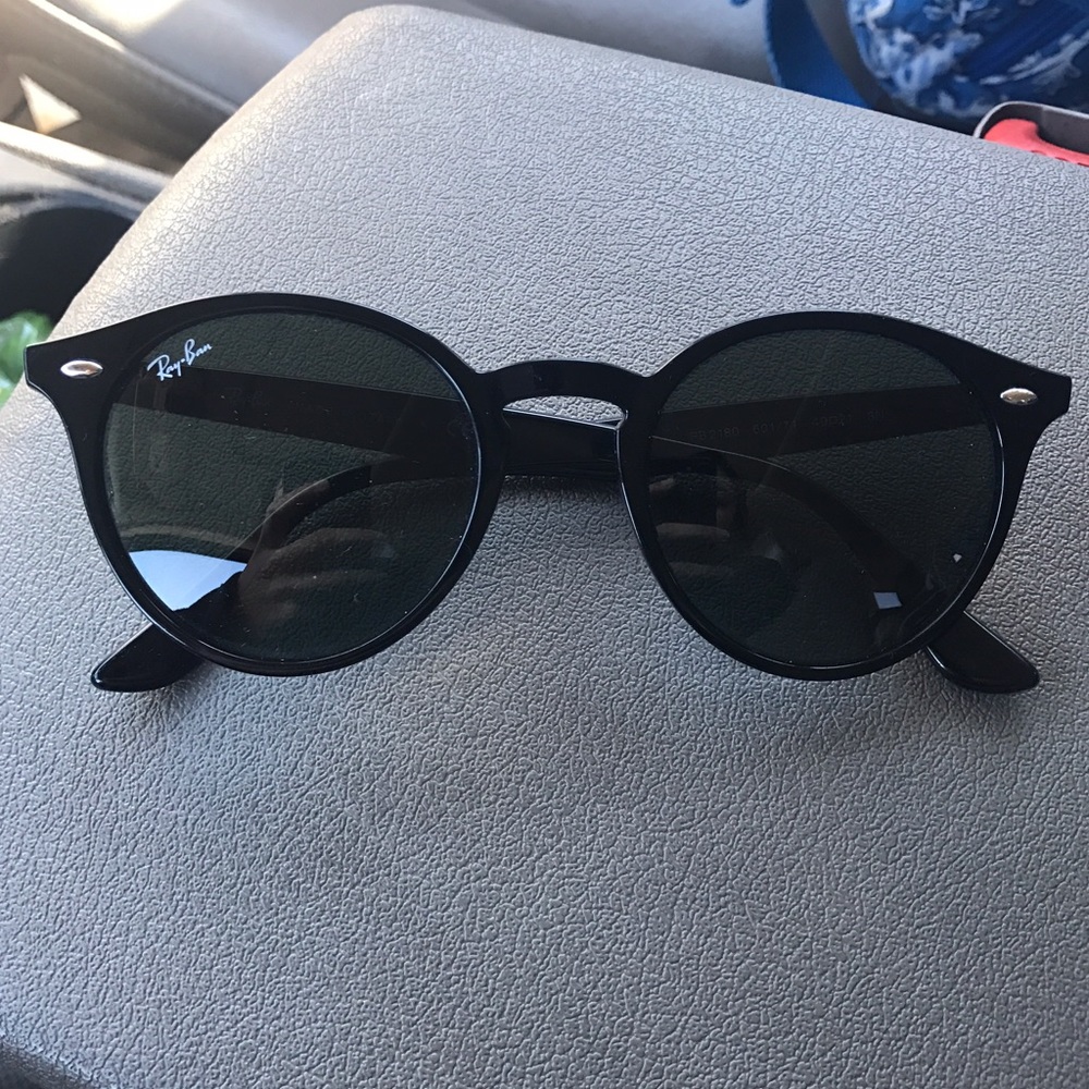NWOT black round rayban