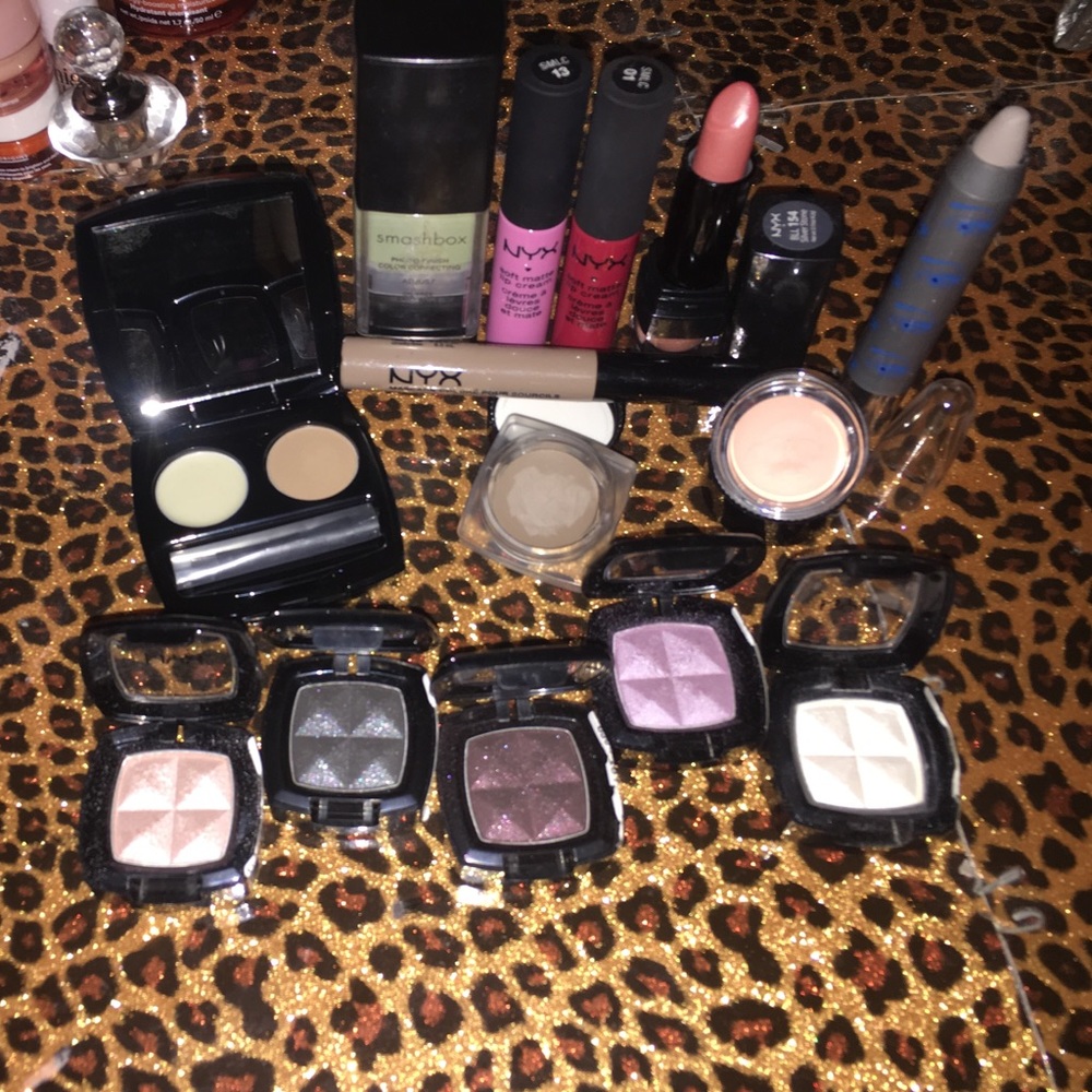 Makeup bundle