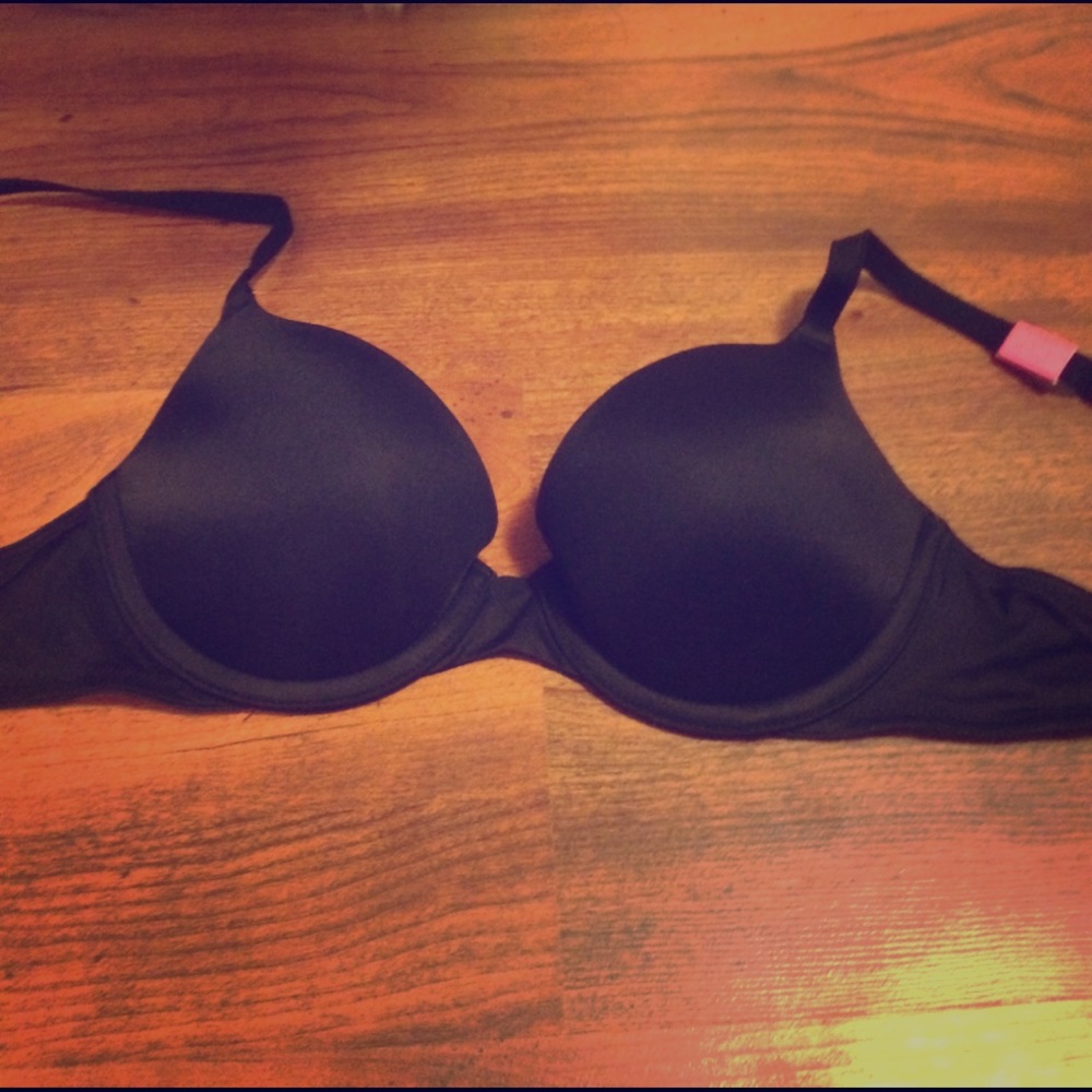 NEW 32B Victoria's Secret tshirt push-up bra NWT