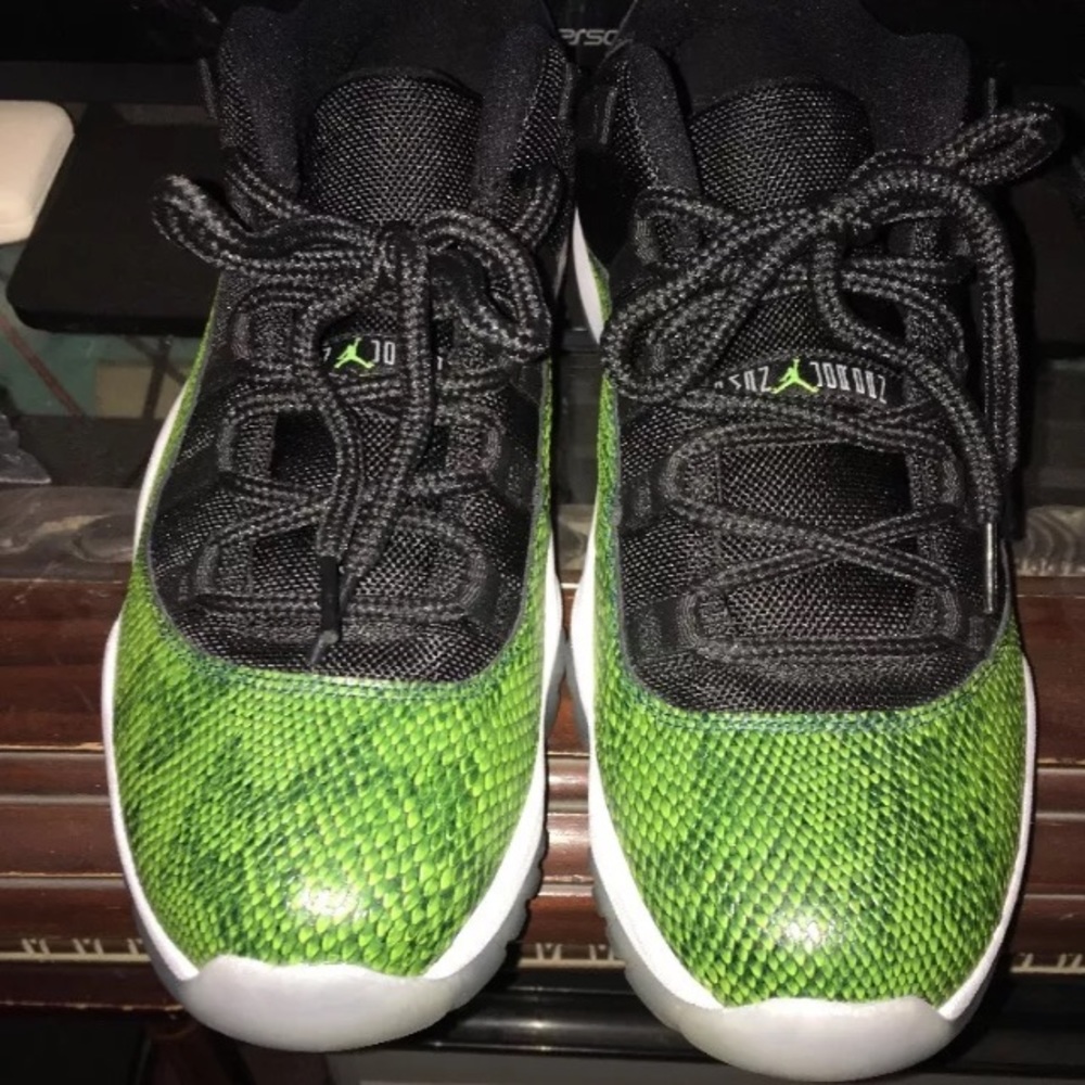 vnds snakeskin 11 night shade low air jordan