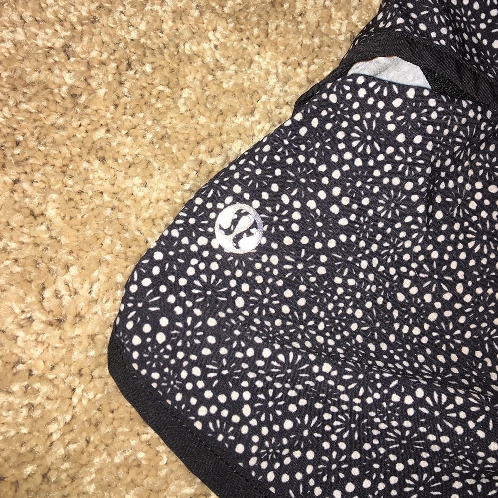 Lululemon athletic shorts TRADE - Picture 3 of 4