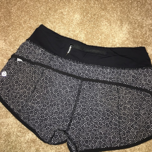 Lululemon athletic shorts TRADE - Picture 2 of 4