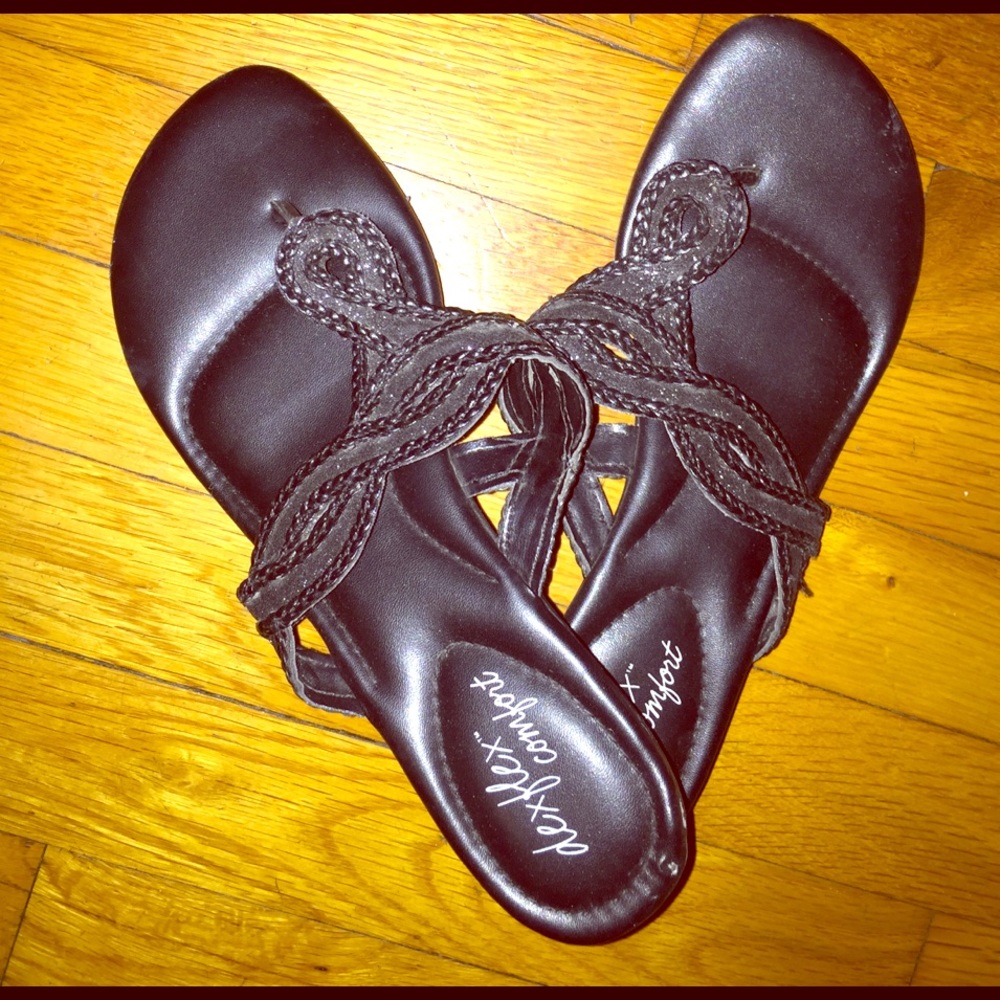 Dexflex black sandals