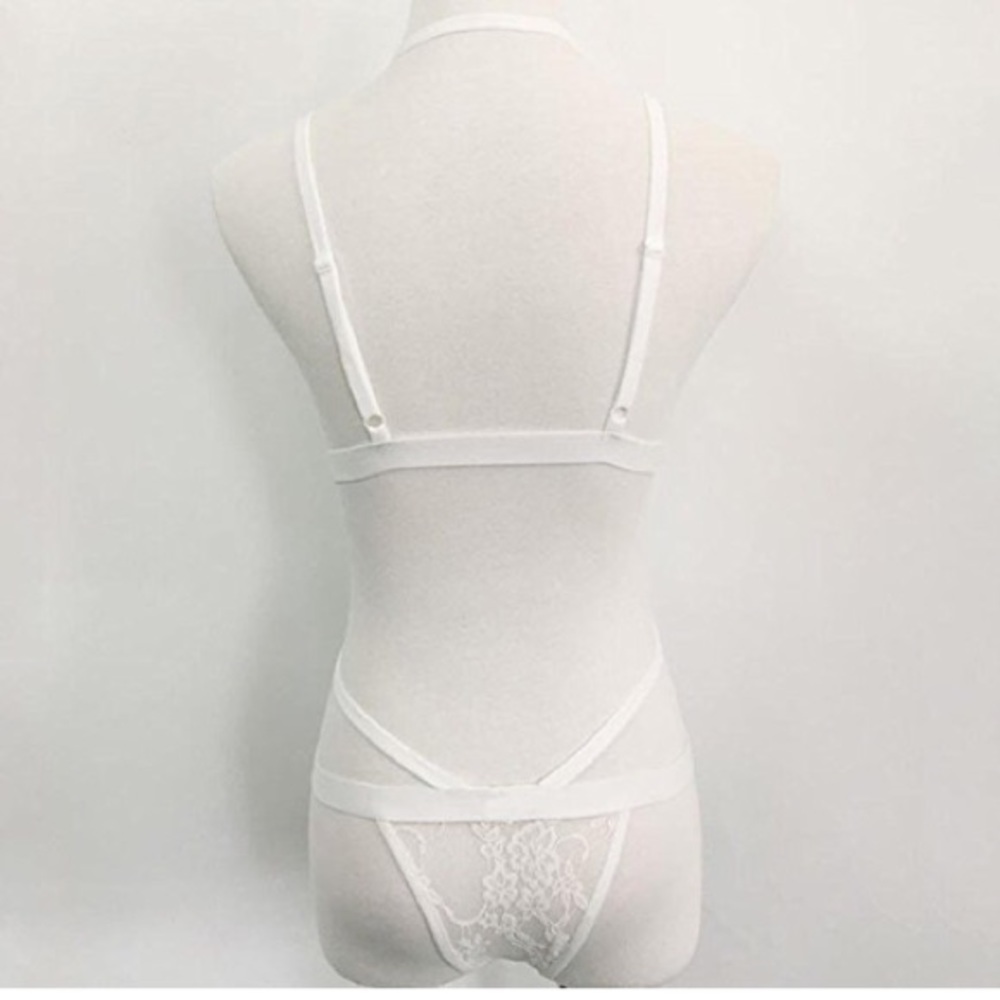 Strappy lace lingerie - Picture 3 of 3