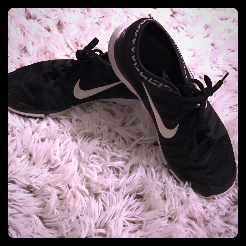 Black Nike's