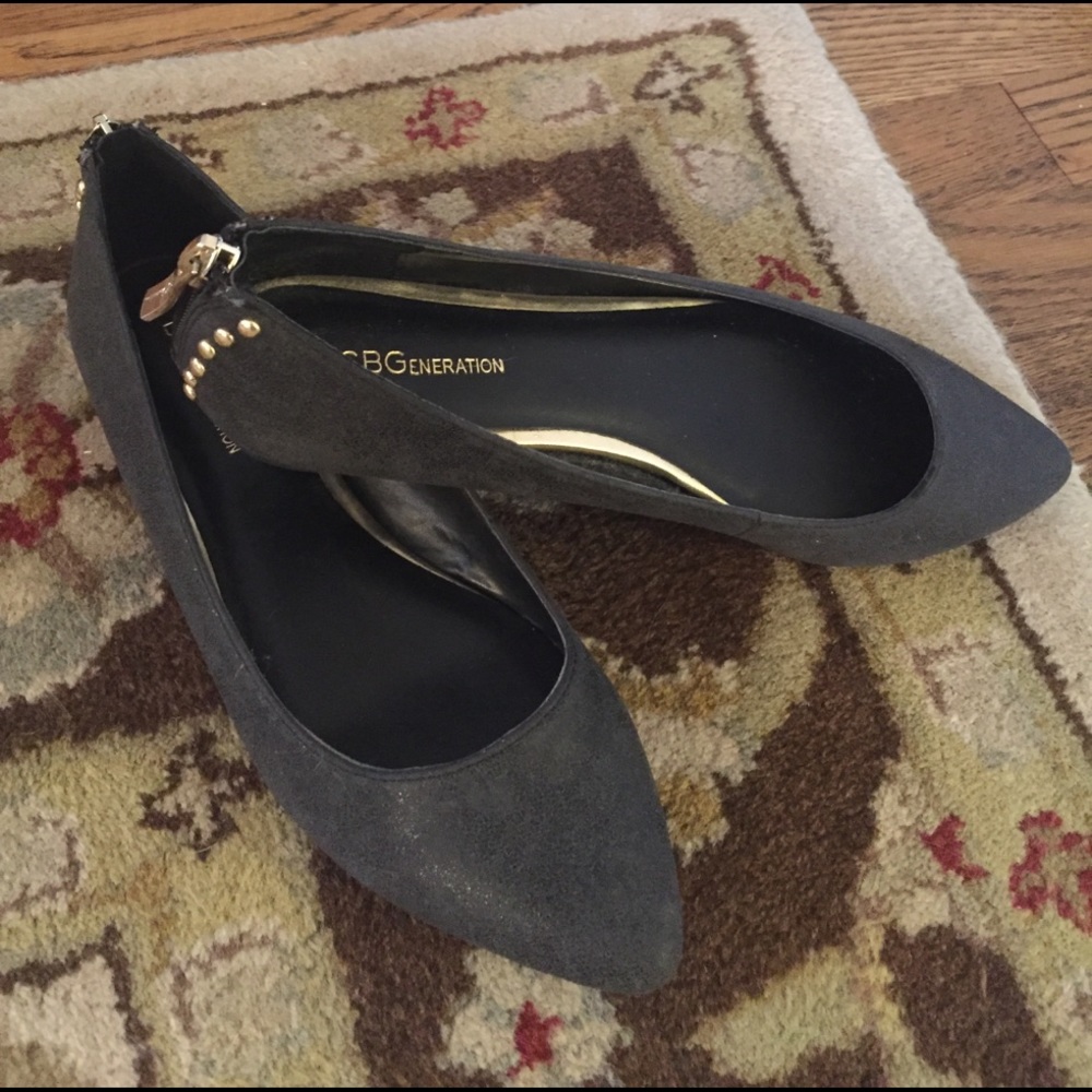 ❤️ BCBG black leather flats ❤️