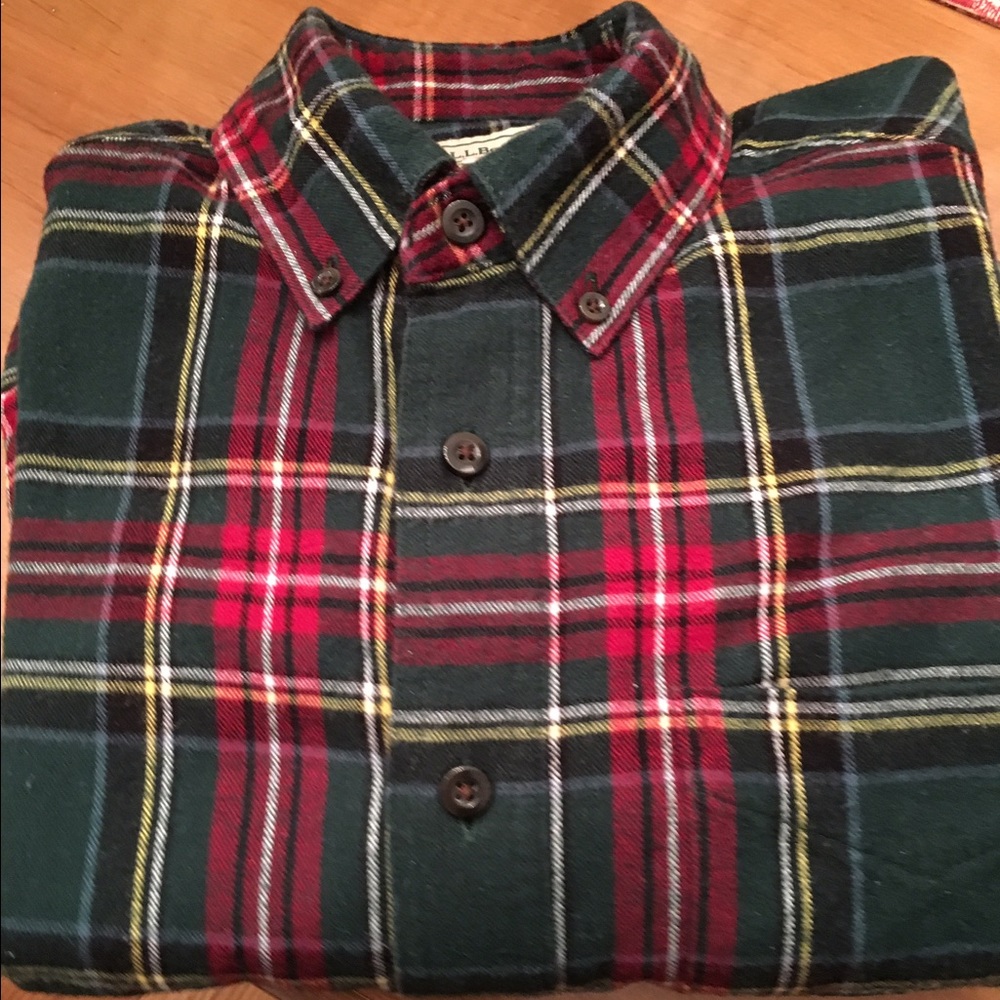 L L BEANS MEN'S SHIRT -SIZE MEDIUM
